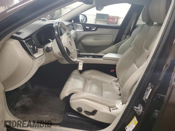✅ 2018 Volvo XC60 Inscription • VIN: YV4A22RL4J1001555 • Lot: 51322495. Listed on Copart with 113,949 mi. Free auction sales archive from the USA and detailed vehicle history report at DreamBid. Image 7.