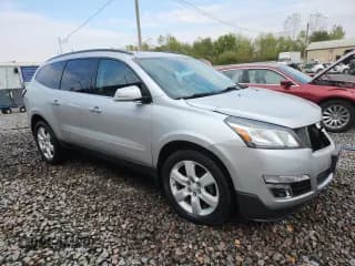 ✅ 2017 Chevrolet Traverse LT • VIN: 1GNKRGKDXHJ151643 • Lot: 86637565. Wystawiony na Copart z przebiegiem 76 202 mil. Bezpłatny archiwum sprzedaży aukcyjnych z USA i szczegółowy raport historii pojazdu na DreamBid. Zdjęcie 4.