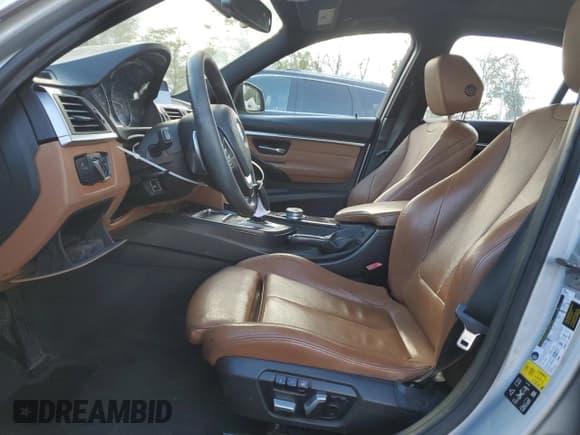 ✅ 2016 BMW 3 Series 328i xDrive • VIN: WBA8E3G53GNT77410 • Лот: 89612825. Опубликован ранее на Copart с пробегом 168 102 миль. Бесплатный доступ к архиву аукционных продаж из США и подробный отчёт об истории автомобиля на DreamBid. Изображение 7.