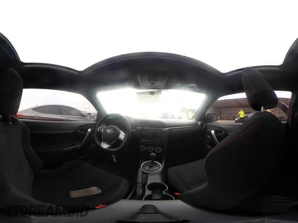 ✅ 2013 Scion tC • VIN: JTKJF5C72D3049576 • Lot: 42872127. Wystawiony na IAAI z przebiegiem 123 631 mil. Bezpłatny archiwum sprzedaży aukcyjnych z USA i szczegółowy raport historii pojazdu na DreamBid. Zdjęcie 18.