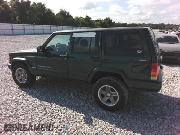 ✅ 2001 Jeep Cherokee Sport • VIN: 1J4FF58SX1L515755 • Lot: 63861665. Wystawiony na Copart z przebiegiem Nie podano. Bezpłatny archiwum sprzedaży aukcyjnych z USA i szczegółowy raport historii pojazdu na DreamBid. Zdjęcie 2.