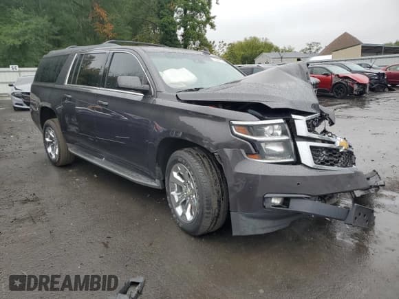 ✅ 2015 Chevrolet Suburban LT • VIN: 1GNSKJKC4FR642054 • Lot: 73506194. Wystawiony na Copart z przebiegiem Nie podano. Bezpłatny archiwum sprzedaży aukcyjnych z USA i szczegółowy raport historii pojazdu na DreamBid. Zdjęcie 4.