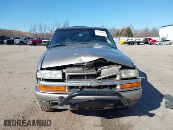 2004 Chevrolet Blazer Fleet z VIN 1GNCS13X84K109720, wystawiony jako IAAI lot #41768271 z przebiegiem 101 908 mil mil oraz . Historia ofert i sprzedaży dostępna na DreamBid. Obrazek 12.