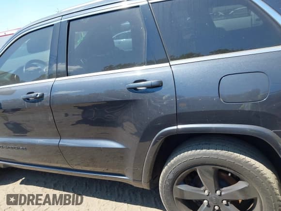 ✅ 2015 Jeep Grand Cherokee Laredo • VIN: 1C4RJEAG5FC727879 • Lot: 43137127. Listed on IAAI with 170,748 mi. Free auction sales archive from the USA and detailed vehicle history report at DreamBid. Image 14.