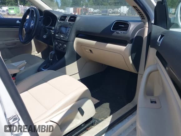 ✅ 2014 Volkswagen Jetta TDI w/Sunroof & Nav • VIN: 3VWPL7AJ2EM615172 • Lot: 42809695. Listed on IAAI with 116,599 mi. Free auction sales archive from the USA and detailed vehicle history report at DreamBid. Image 5.