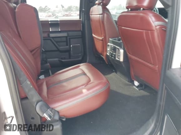 ✅ 2019 Ford F-150 XL • VIN: 1FTEW1E50KFC52913 • Lot: 41722691. Wystawiony na IAAI z przebiegiem 83 947 mil. Bezpłatny archiwum sprzedaży aukcyjnych z USA i szczegółowy raport historii pojazdu na DreamBid. Zdjęcie 8.