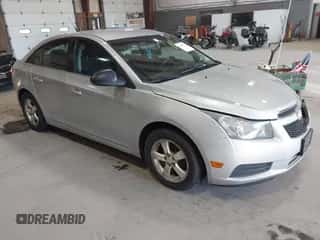 2011 Chevrolet Cruze 1LT z VIN 1G1PF5S90B7253280, wystawiony jako IAAI lot #43623135 z przebiegiem 181 798 mil mil oraz . Historia ofert i sprzedaży dostępna na DreamBid. Obrazek 1.