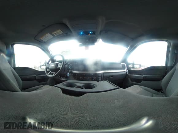 ✅ 2024 Ford F-250 XL • VIN: 1FT7W2BT2REE01002 • Lot: 43105733. Wystawiony na IAAI z przebiegiem 62 496 mil. Bezpłatny archiwum sprzedaży aukcyjnych z USA i szczegółowy raport historii pojazdu na DreamBid. Zdjęcie 24.