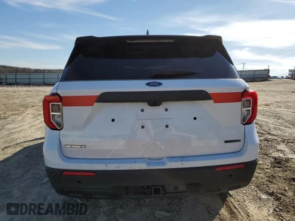 ✅ 2024 Ford Police Interceptor Utility • VIN: 1FM5K8AB5RGA23076 • Lot: 43662505. Wystawiony na Copart z przebiegiem 2 578 mil. Bezpłatny archiwum sprzedaży aukcyjnych z USA i szczegółowy raport historii pojazdu na DreamBid. Zdjęcie 6.