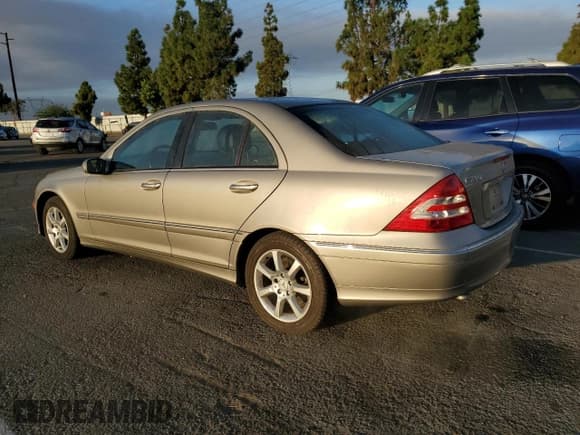 ✅ 2007 Mercedes-Benz C 280 Luxury • VIN: WDBRF54H67A937814 • Lot: 84991245. Wystawiony na Copart z przebiegiem 79 454 mil. Bezpłatny archiwum sprzedaży aukcyjnych z USA i szczegółowy raport historii pojazdu na DreamBid. Zdjęcie 2.