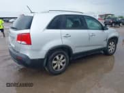 ✅ 2013 Kia Sorento LX • VIN: 5XYKT4A2XDG338867 • Lot: 42429666. Listed on IAAI with 208,277 mi. Free auction sales archive from the USA and detailed vehicle history report at DreamBid. Image 4.