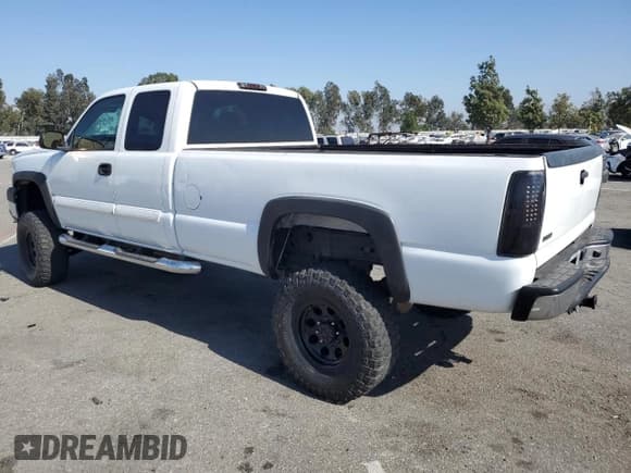✅ 2003 Chevrolet Silverado 2500HD LS • VIN: 1GCHC29U53E146154 • Лот: 72820474. Опубликован ранее на Copart с пробегом Не указан. Бесплатный доступ к архиву аукционных продаж из США и подробный отчёт об истории автомобиля на DreamBid. Изображение 2.