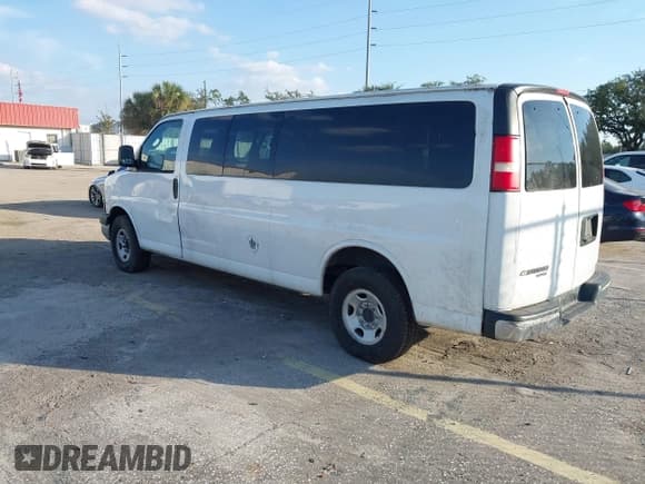 ✅ 2016 Chevrolet Express Passenger LT • VIN: 1GAZGPFG4G1203907 • Лот: 43732769. Опубликован ранее на IAAI с пробегом 254 143 миль. Бесплатный доступ к архиву аукционных продаж из США и подробный отчёт об истории автомобиля на DreamBid. Изображение 3.