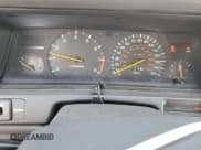 ✅ 1990 Toyota Camry • VIN: JT2VV22E3L3003353 • Lot: 68489125. Wystawiony na Copart z przebiegiem 131 662 mil. Bezpłatny archiwum sprzedaży aukcyjnych z USA i szczegółowy raport historii pojazdu na DreamBid. Zdjęcie 9.