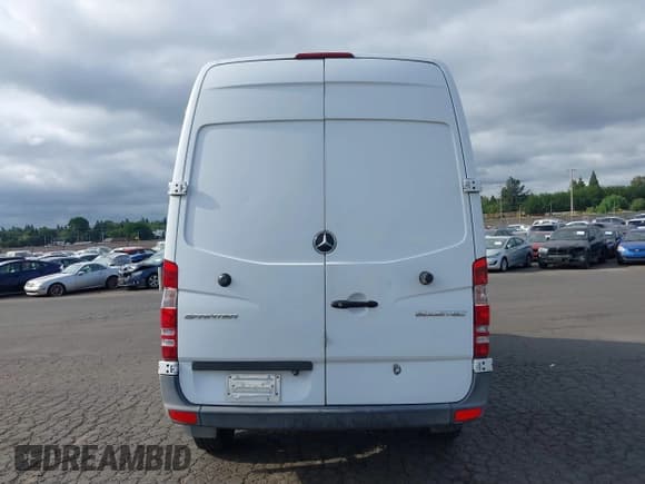 ✅ 2014 Mercedes-Benz Sprinter Cargo • VIN: WD3PE7CC6E5856339 • Lot: 39816320. Listed on IAAI with 148,353 mi. Free auction sales archive from the USA and detailed vehicle history report at DreamBid. Image 17.