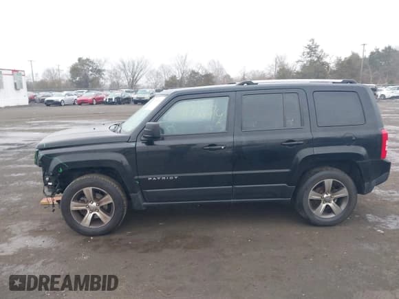 ✅ 2017 Jeep Patriot Latitude • VIN: 1C4NJRFB4HD128150 • Lot: 41705074. Listed on IAAI with 95,290 mi. Free auction sales archive from the USA and detailed vehicle history report at DreamBid. Image 15.