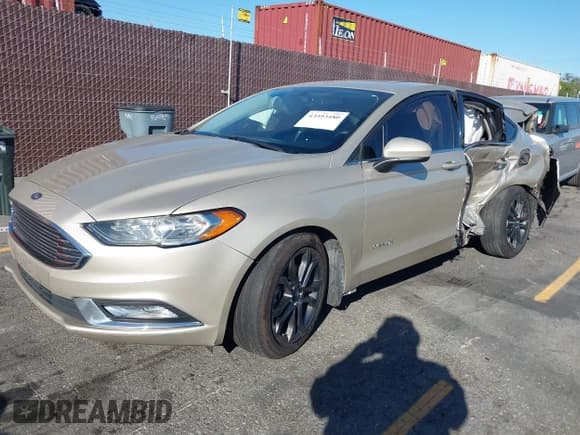 ✅ 2018 Ford Fusion SE • VIN: 3FA6P0LU6JR123975 • Lot: 43593480. Listed on IAAI with 218,251 mi. Free auction sales archive from the USA and detailed vehicle history report at DreamBid. Image 17.