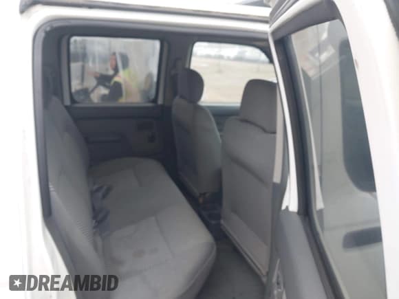 ✅ 2001 Nissan Frontier XE • VIN: 1N6ED27T51C374221 • Lot: 43785711. Wystawiony na IAAI z przebiegiem 328 469 mil. Bezpłatny archiwum sprzedaży aukcyjnych z USA i szczegółowy raport historii pojazdu na DreamBid. Zdjęcie 8.