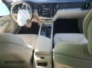 ✅ 2023 Volvo V60 Plus • VIN: YV4L12WZ4P2111268 • Лот: 85708254. Опубликован ранее на Copart с пробегом 25 442 миль. Бесплатный доступ к архиву аукционных продаж из США и подробный отчёт об истории автомобиля на DreamBid. Изображение 8.