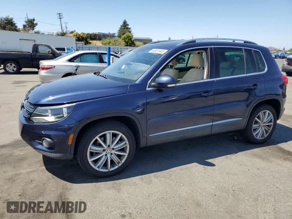 ✅ 2013 Volkswagen Tiguan SE • VIN: WVGBV7AX8DW537972 • Lot: 66581945. Listed on Copart with 167,188 mi. Free auction sales archive from the USA and detailed vehicle history report at DreamBid. Image 1.