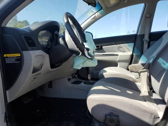 2010 Hyundai Accent GLS with VIN KMHCN4AC4AU495212, listed as a Copart auction lot 82365635 with 134,785 mi miles and Salvage title. Bid and sale history available at DreamBid. Image 7.