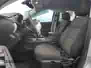 2019 Chevrolet Traverse LS z VIN 1GNEVFKW4KJ137989, wystawiony jako Copart lot #82739665 z przebiegiem 82 652 mil mil oraz Szkoda całkowita • Salvage title. Historia ofert i sprzedaży dostępna na DreamBid. Obrazek 7.