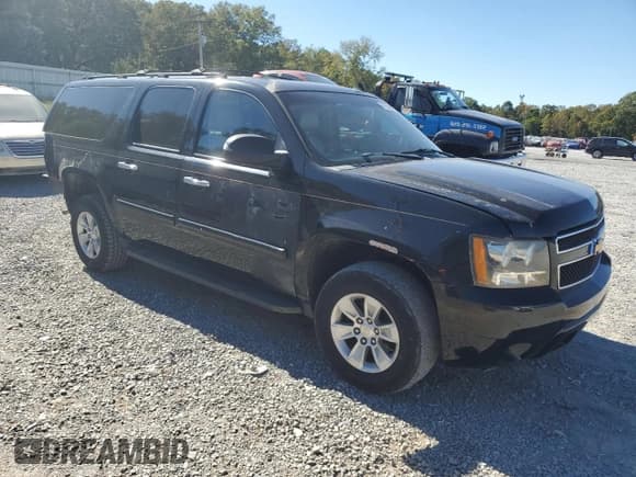 ✅ 2007 Chevrolet Suburban LT • VIN: 3GNFK16327G100819 • Лот: 82555655. Опубликован ранее на Copart с пробегом 240 431 миль. Бесплатный доступ к архиву аукционных продаж из США и подробный отчёт об истории автомобиля на DreamBid. Изображение 4.