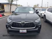 ✅ 2023 Toyota Highlander L • VIN: 5TDKDRAHXPS516220 • Lot: 42152777. Wystawiony na IAAI z przebiegiem 19 263 mil. Bezpłatny archiwum sprzedaży aukcyjnych z USA i szczegółowy raport historii pojazdu na DreamBid. Zdjęcie 13.