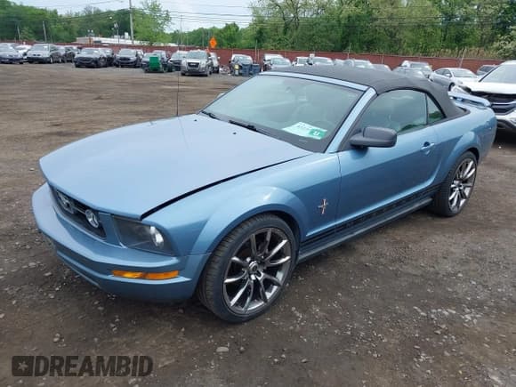 ✅ 2006 Ford Mustang Standard • VIN: 1ZVHT84N765220050 • Lot: 42231993. Listed on IAAI with 123,880 mi. Free auction sales archive from the USA and detailed vehicle history report at DreamBid. Image 2.