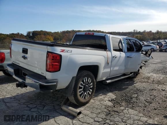 ✅ 2019 Chevrolet Silverado 2500HD LTZ • VIN: 1GC1KTEY3KF163336 • Лот: 90332645. Опубликован ранее на Copart с пробегом Не указан. Бесплатный доступ к архиву аукционных продаж из США и подробный отчёт об истории автомобиля на DreamBid. Изображение 3.