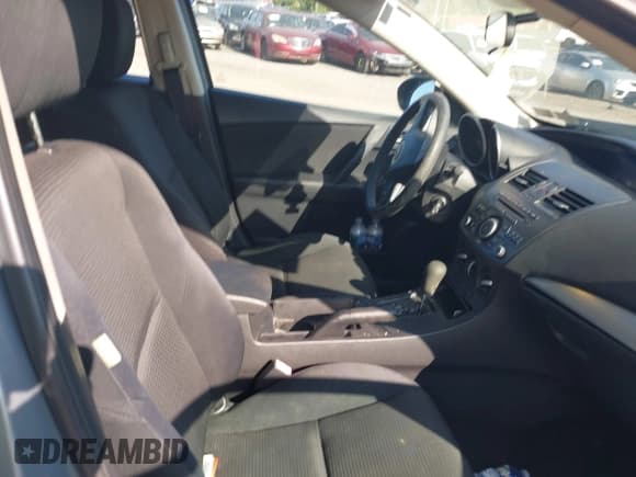 ✅ 2012 Mazda 3 i Sport • VIN: JM1BL1UG8C1603547 • Lot: 42915351. Wystawiony na IAAI z przebiegiem 141 799 mil. Bezpłatny archiwum sprzedaży aukcyjnych z USA i szczegółowy raport historii pojazdu na DreamBid. Zdjęcie 5.