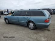 ✅ 2001 Mercedes-Benz E 320 • VIN: WDBJH65J01B292156 • Лот: 49556935. Опубликован ранее на Copart с пробегом 179 223 миль. Бесплатный доступ к архиву аукционных продаж из США и подробный отчёт об истории автомобиля на DreamBid. Изображение 2.