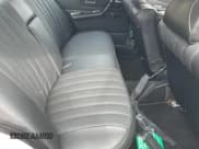 ✅ 1975 Mercedes-Benz 240 • VIN: 11511710064005 • Lot: 49530975. Wystawiony na Copart z przebiegiem 28 053 mil. Bezpłatny archiwum sprzedaży aukcyjnych z USA i szczegółowy raport historii pojazdu na DreamBid. Zdjęcie 6.