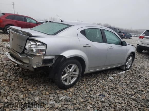 ✅ 2010 Dodge Avenger R/T • VIN: 1B3CC5FB5AN216376 • Лот: 86730064. Опубликован ранее на Copart с пробегом 215 285 миль. Бесплатный доступ к архиву аукционных продаж из США и подробный отчёт об истории автомобиля на DreamBid. Изображение 3.