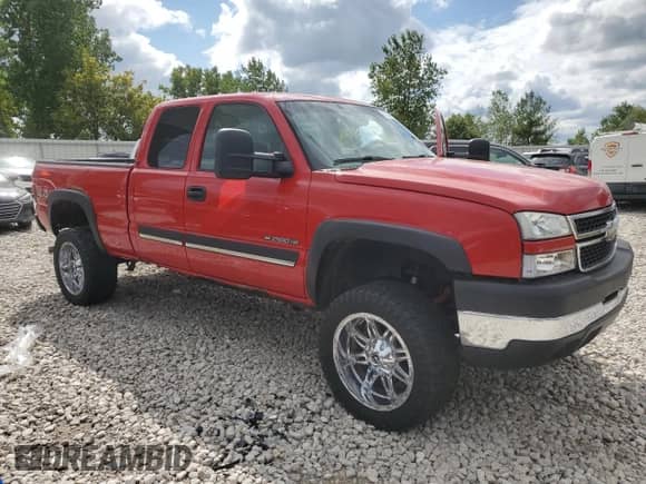 2006 Chevrolet Silverado 2500HD LT1 с VIN 1GCHK29U46E165589, выставлен на аукционе Copart как лот 70109875 с пробегом 203 174 миль миль и Чистый • Clean title. История ставок и продаж доступна на DreamBid. Изображение 4.