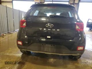 ✅ 2024 Hyundai Venue SEL • VIN: KMHRC8A3XRU330378 • Lot: 89125575. Listed on Copart with 1,760 mi. Free auction sales archive from the USA and detailed vehicle history report at DreamBid. Image 6.