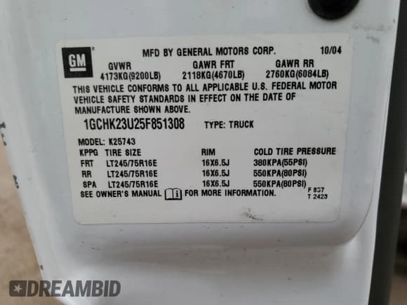 ✅ 2005 Chevrolet Silverado 2500HD LS • VIN: 1GCHK23U25F851308 • Lot: 68321325. Wystawiony na Copart z przebiegiem 255 749 mil. Bezpłatny archiwum sprzedaży aukcyjnych z USA i szczegółowy raport historii pojazdu na DreamBid. Zdjęcie 12.