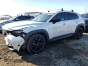 ✅ 2023 Mazda CX-50 S Preferred Plus • VIN: 7MMVABCM5PN150485 • Lot: 86643015. Wystawiony na Copart z przebiegiem 15 677 mil. Bezpłatny archiwum sprzedaży aukcyjnych z USA i szczegółowy raport historii pojazdu na DreamBid. Zdjęcie 1.