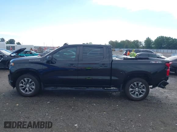 ✅ 2021 Chevrolet Silverado 1500 RST • VIN: 1GCUYEED1MZ130471 • Lot: 43109120. Wystawiony na IAAI z przebiegiem 80 336 mil. Bezpłatny archiwum sprzedaży aukcyjnych z USA i szczegółowy raport historii pojazdu na DreamBid. Zdjęcie 14.