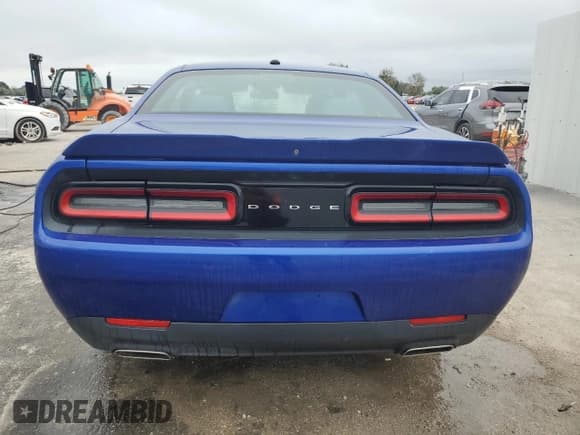✅ 2019 Dodge Challenger SXT • VIN: 2C3CDZAG9KH587495 • Lot: 70229024. Wystawiony na Copart z przebiegiem 23 674 mil. Bezpłatny archiwum sprzedaży aukcyjnych z USA i szczegółowy raport historii pojazdu na DreamBid. Zdjęcie 6.