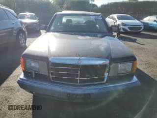 ✅ 1988 Mercedes-Benz 420 SEL • VIN: WDBCA35D9JA383664 • Lot: 77283824. Listed on Copart with 342,656 mi. Free auction sales archive from the USA and detailed vehicle history report at DreamBid. Image 5.