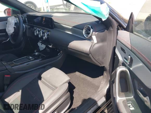 2025 Mercedes-Benz CLA 250 с VIN W1K5J4GB1SN482992, выставлен на аукционе IAAI как лот 42268860 с пробегом 4 537 миль миль и . История ставок и продаж доступна на DreamBid. Изображение 5.