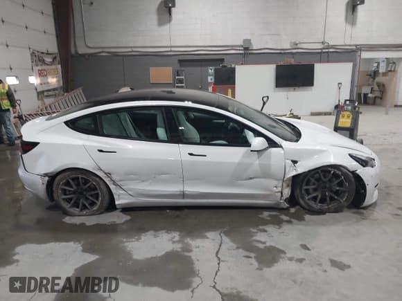 ✅ 2021 Tesla Model 3 Long Range • VIN: 5YJ3E1EBXMF051060 • Lot: 41958018. Wystawiony na IAAI z przebiegiem 65 631 mil. Bezpłatny archiwum sprzedaży aukcyjnych z USA i szczegółowy raport historii pojazdu na DreamBid. Zdjęcie 13.