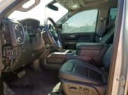 ✅ 2023 GMC Sierra 2500HD SLT • VIN: 1GT49NEY4PF197152 • Lot: 66940425. Wystawiony na Copart z przebiegiem 46 339 mil. Bezpłatny archiwum sprzedaży aukcyjnych z USA i szczegółowy raport historii pojazdu na DreamBid. Zdjęcie 7.