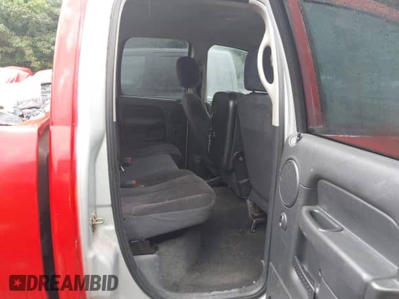 2003 Dodge 1500 ST z VIN 1D7HA18N03S112530, wystawiony jako IAAI lot #42484127 z przebiegiem 186 784 mil mil oraz . Historia ofert i sprzedaży dostępna na DreamBid. Obrazek 8.