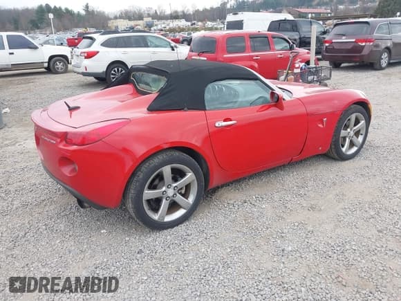 ✅ 2008 Pontiac Solstice GXP • VIN: 1G2MF35X08Y114668 • Lot: 43765521. Wystawiony na IAAI z przebiegiem 108 847 mil. Bezpłatny archiwum sprzedaży aukcyjnych z USA i szczegółowy raport historii pojazdu na DreamBid. Zdjęcie 4.