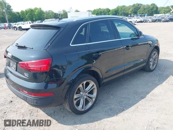 ✅ 2017 Audi Q3 Prestige • VIN: WA1GCCFS0HR015809 • Lot: 42405089. Listed on IAAI with 111,565 mi. Free auction sales archive from the USA and detailed vehicle history report at DreamBid. Image 4.