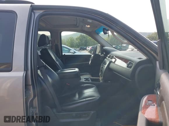 ✅ 2007 GMC Yukon SLE • VIN: 1GKFK13077R263165 • Лот: 42934808. Опубликован ранее на IAAI с пробегом 219 664 миль. Бесплатный доступ к архиву аукционных продаж из США и подробный отчёт об истории автомобиля на DreamBid. Изображение 5.