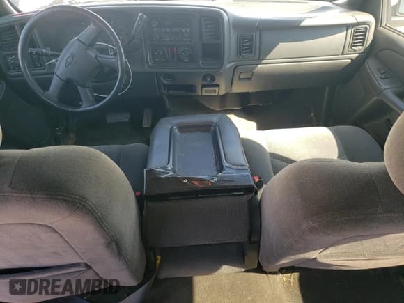 ✅ 2005 Chevrolet Silverado 1500 LS • VIN: 2GCEC13TX51340289 • Lot: 71765274. Listed on Copart with 160,336 mi. Free auction sales archive from the USA and detailed vehicle history report at DreamBid. Image 8.