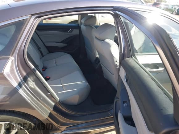 ✅ 2019 Honda Accord EX • VIN: 1HGCV3F49KA001933 • Lot: 43581048. Listed on IAAI with 68,984 mi. Free auction sales archive from the USA and detailed vehicle history report at DreamBid. Image 8.